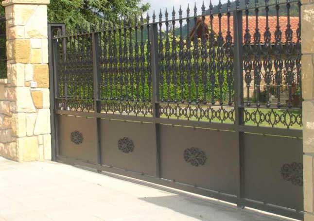 Puertas autom�ticas Vizcaya - Puertas de forja con perfil galvanizado