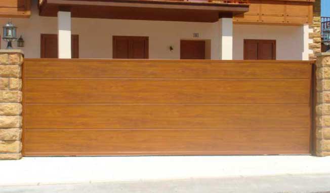Puertas de paneles con perfil galvanizado Vizcaya
